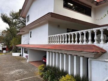 VENDO PRECIOSA RESIDENCIA EN ZONA ESMERALDA HACIENDA VALLESCONDIDO, GRAN JARDIN