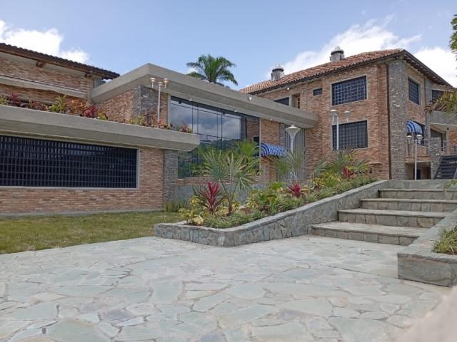 Vendo quinta 883m2 La Lagunita Country Club 1315