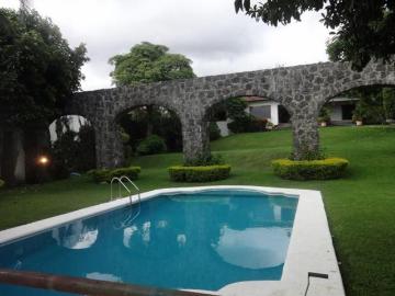 VENDO RESIDENCIA UN NIVEL EN FRACC. COL. VISTA HERMOSA EN CUERNAVACA