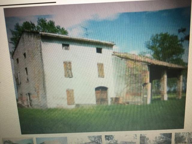 Vendo rustico sito tra Soragna e Roncole Verdi ampio lotto di terreno edificabil