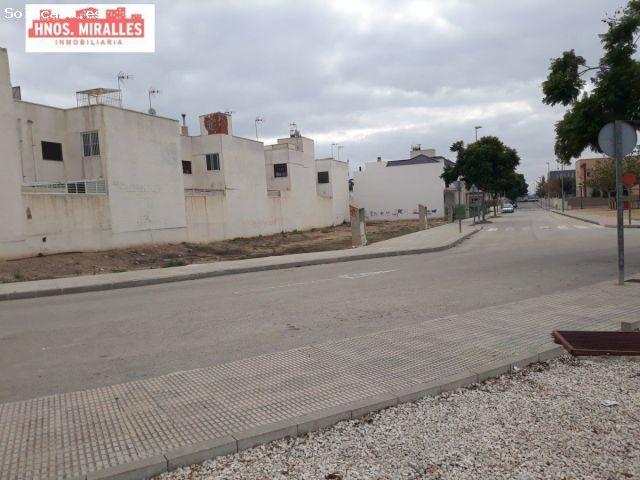 VENDO SOLAR EN DOLORES PARA HACER 13 ADOSADOS CON PISCINA