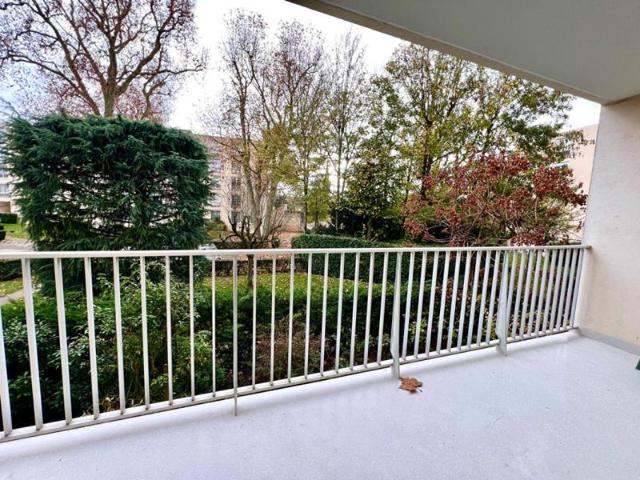 VENDOME CENTRE VILLE 91m2 grand balcon garage ascenseur 2 chambres