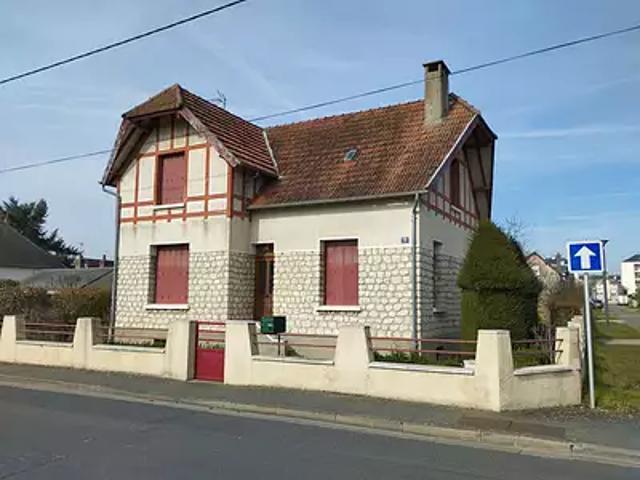 Vendôme 41100 Achat / Vente maison 5 pièces t5 au dernier étage cave