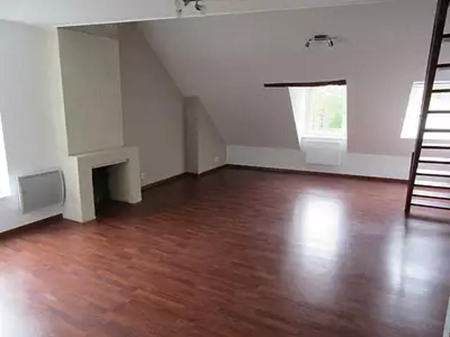Vendôme 41100 Location appartement 2 pièces t2 au dernier étage