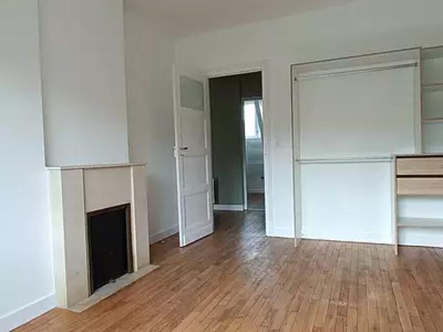 Vendôme 41100 Location appartement 2 pièces t2 au dernier étage cave