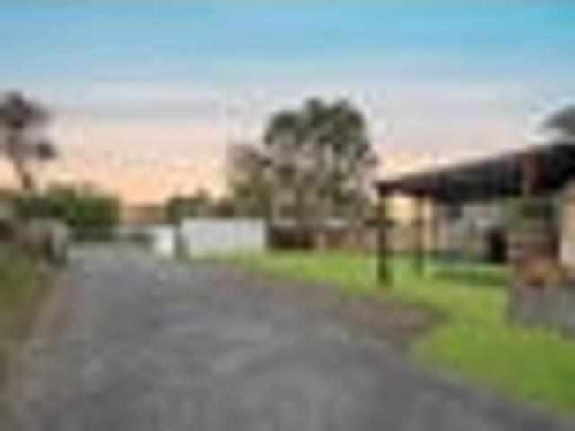 Vendor is moving overseas property must be sold!