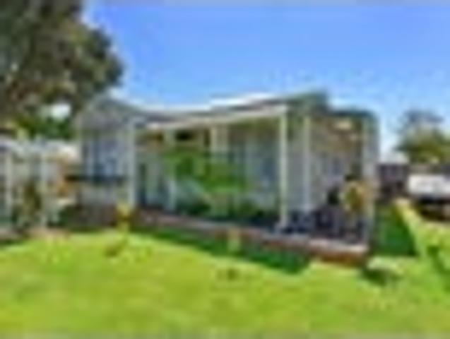 Vendor moving abroad this home must be sold!