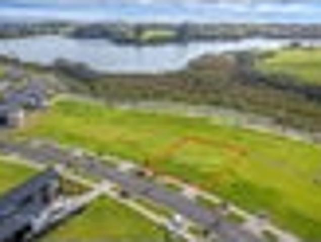 Vendor says sell Enjoy the water views