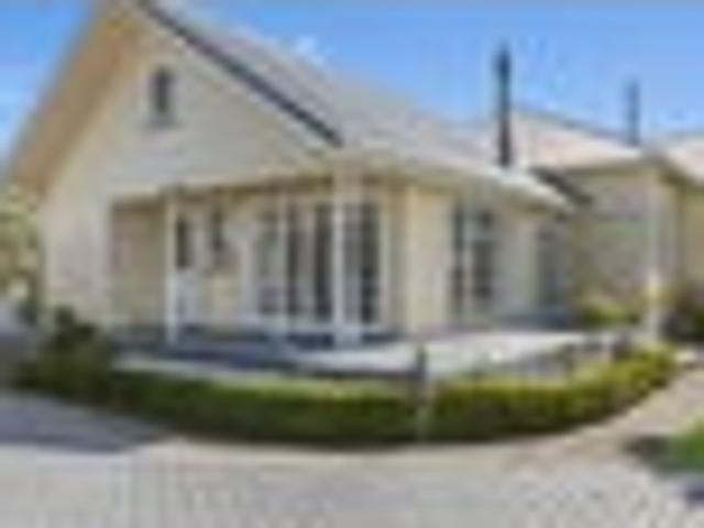 Vendors want your attention to SELL NOW!
