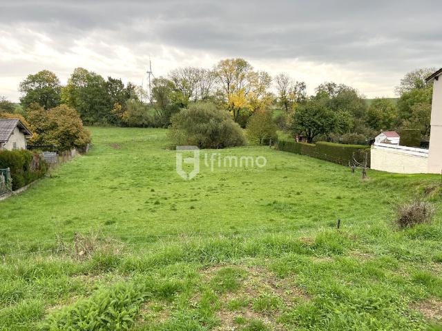 Vends à Narféfontaine 57220 un terrain a bâtir de 15 ares