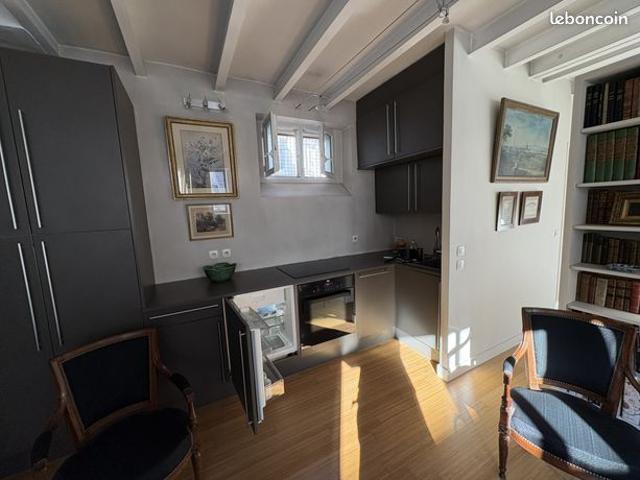 Vends appartement 31m² Paris 9ème Rue de Rochechouart
