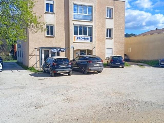 VENDS IMMEUBLE ZONE DE BERRET