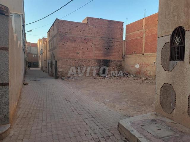 Vends lot de terrain d'une superficie de 181 m²