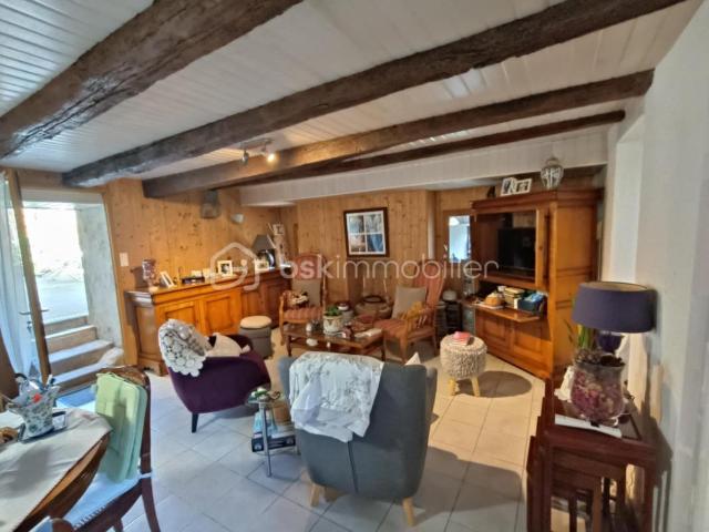 Vends Maison de 81 m2, à 2 pas du Centre Ville de Belvès, avec Cour / Patio
