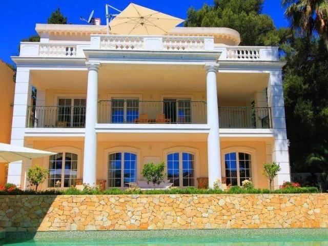 Vendre Élegante Villa Cap D’Antibes 100M De La Plage Vue. 230m² Antibes