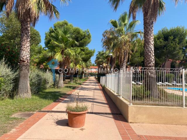 VENDRE INVESTISSEMENT LOCATIF SOUS BAIL COMMERCIAL APPARTEM