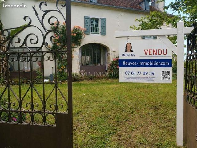 VENDU Clos béarnais typique entièrement rénové