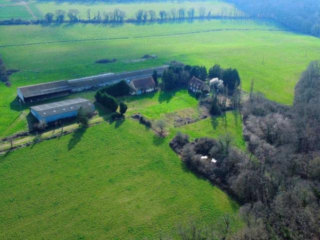 VENDU Jolie propriété rurale de 24 hectares 200m² Torteron