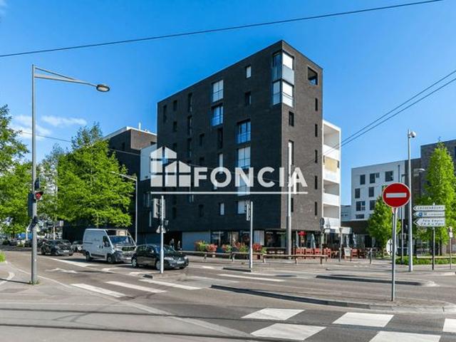VENDU LOUE Avenue Racine – Studio avec balcon dans copropriété 2017. Loué 4 128 /an HC, idéal investissement locatif sécurisé