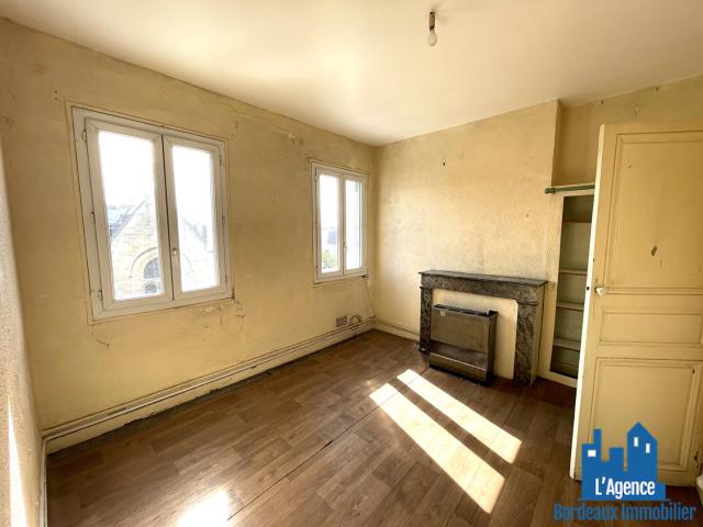 VENDU PAR L'AGENCE. BORDEAUX STUDIO DE 48,5 M2 AVEC COMBLES. Benoît TREMENT