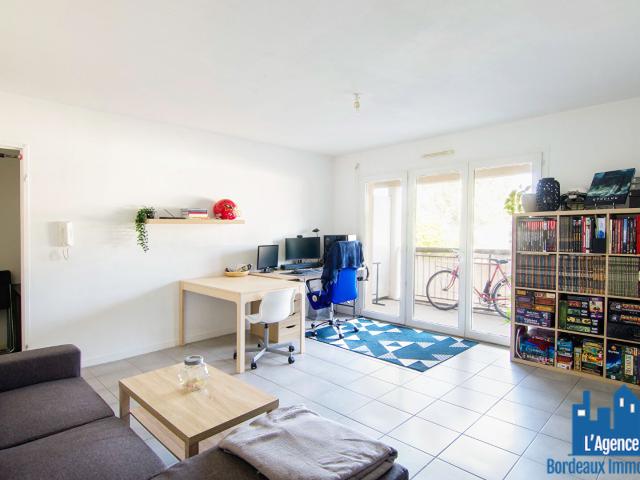 VENDU PAR L'AGENCE. EXCLUSIVITE ! VILLENAVE D'ORNON APPARTEMENT TYPE 2 DE 42 M2 AVEC BALCON AU DERNIER ETAGE + PLACE DE PARKING EN SOUS SOL. Benoît TREMENT 06 51 26 22 32