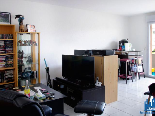 VENDU PAR L'AGENCE ! EXCLUSIVITE ! BEGLES APPARTEMENT TYPE 2 DE 48 M2 AVEC LOGGIA 11 M2 + PLACE DE PARKING. Michaël VIGIER 06.70.29.94.95