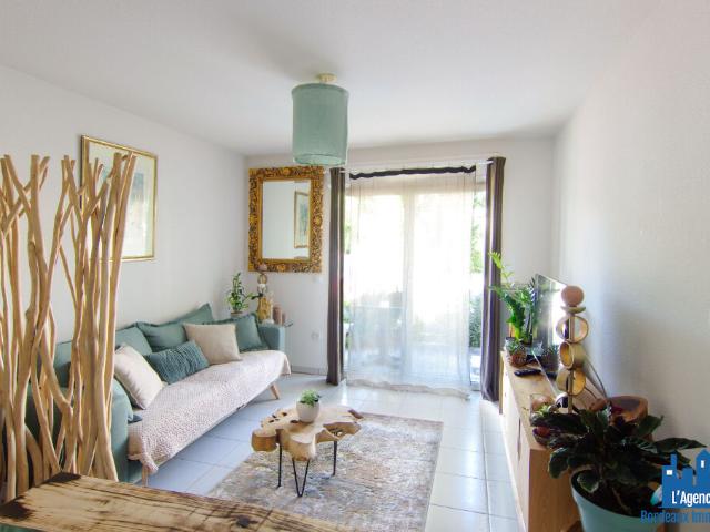 VENDU PAR L'AGENCE ! EXCLUSIVITE ! PESSAC HAUT LEVEQUE APPARTEMENT DE TYPE 2 D'ENVIRON 35 m2 + PARKING MARTINE PASSICOS 06.62.93.61.68