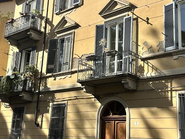 Venduto – Piazza Gozzano, Torino. Appartamento