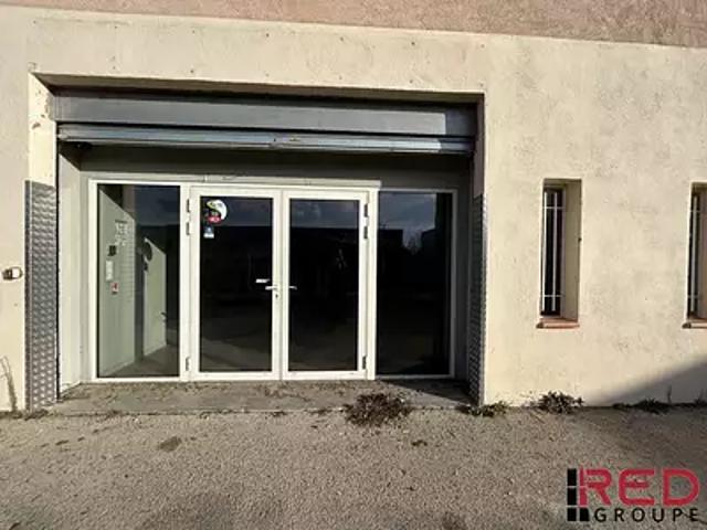 Venelles 13770 Location divers parking