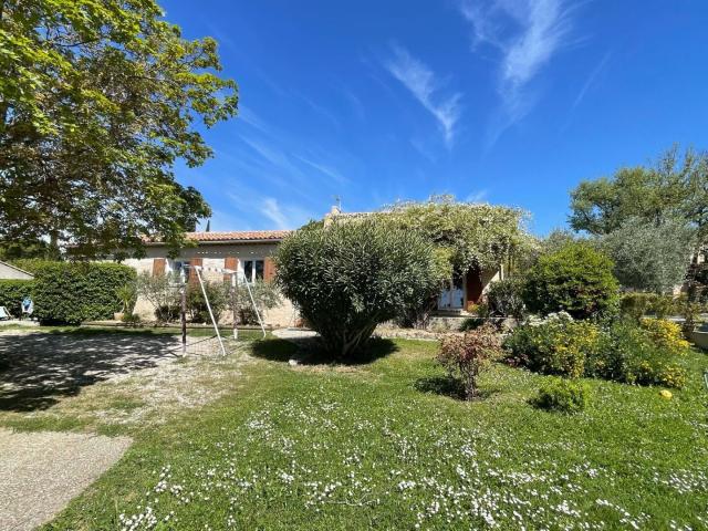 Venelles Villa T5 env.145 m2 dont T1bis env. 28 m2 sur parcelle de terrain de 1205 m2