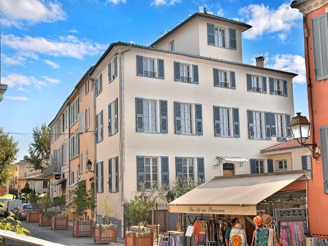 Venez découvrir cette magnifique demeure de caractère au coe. 209m² Biot