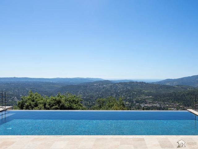 Venez découvrir cette villa d’exception, idéalement située e. 260m² Le Tignet