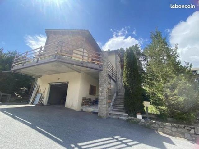 Venez découvrir ce magnifique chalet de 146m2 dans un cadre de rève