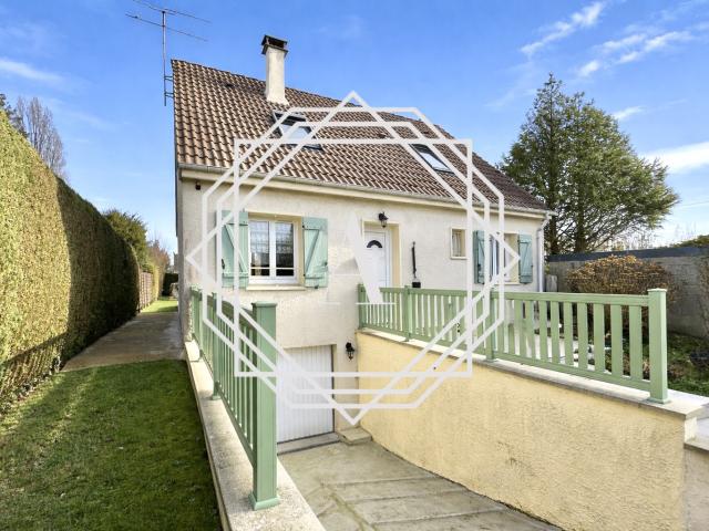 Venez découvrir ce véritable bijou à seulement quelques pas de la A16