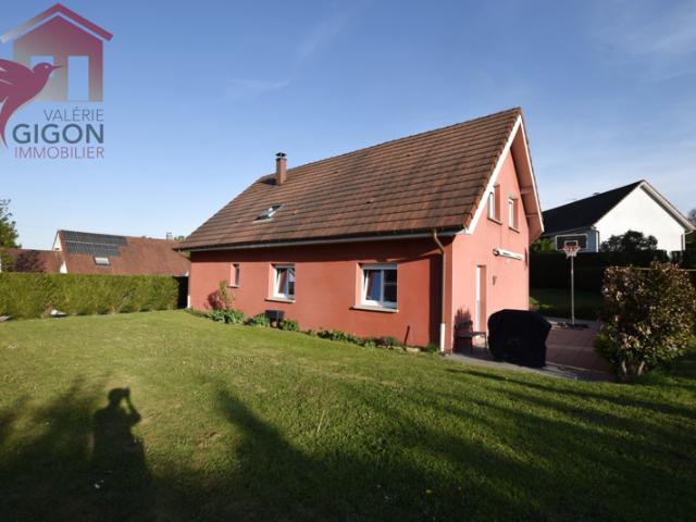 Venez découvrir. BELLE MAISON RECENTE CHALEUREUSE aux volu