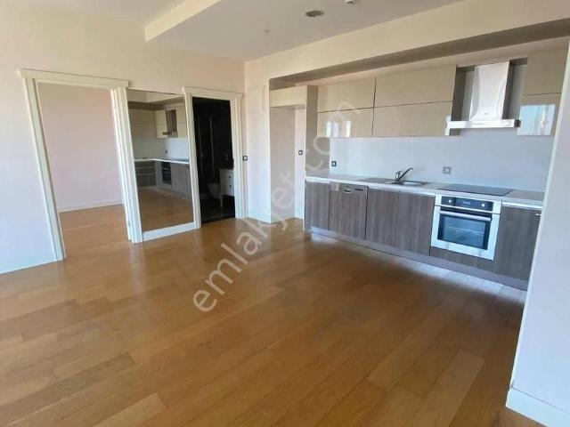 Venezia' Da 1+1 Şehir Cephe Kiracısız Yüksek Kat Satılık Daire