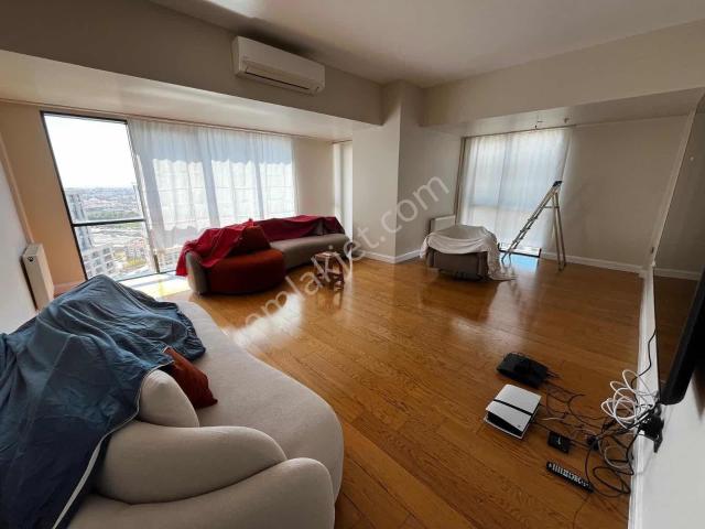 Venezia'da Avm Mnz 3 Banyo Çamaşır Odalı Satılık 3+1 Daire