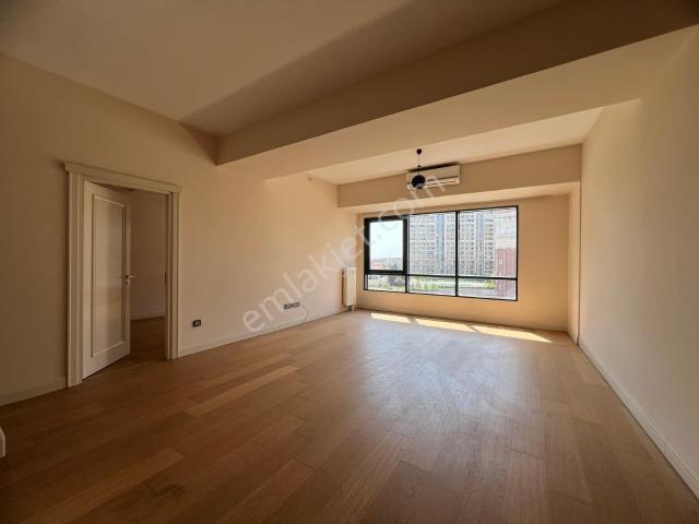 Venezia'da Kiralık 1+1 Boş Site İçi Mnz. Aylık Ödeme Temiz Daire