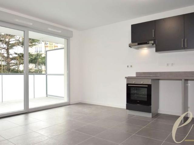 VENISSIEUX Parilly – Appartement T3 de 56 m² dans immeuble récent avec balcon et garage en sous sol