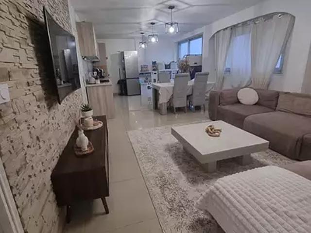 Vénissieux 69200 Achat / Vente appartement 3 pièces t3 au dernier étage cave
