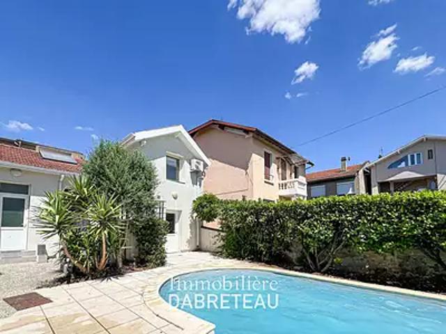 Vénissieux 69200 Location appartement 2 pièces t2 piscine terrasse
