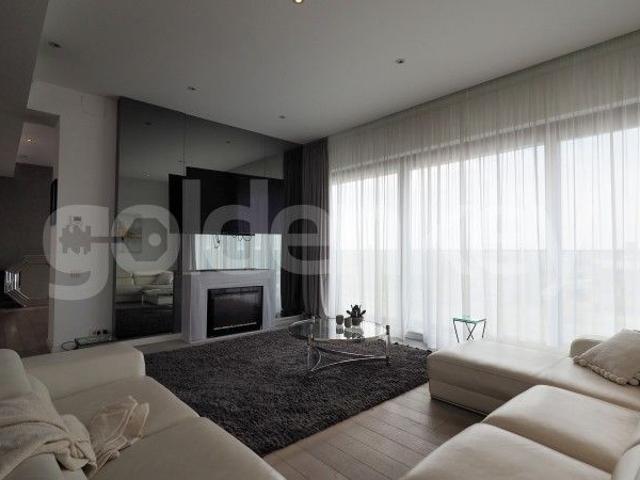 Vedere Panoramica | Duplex impozant cu 4 camere si 3 bai | 350mpc | ID:710849