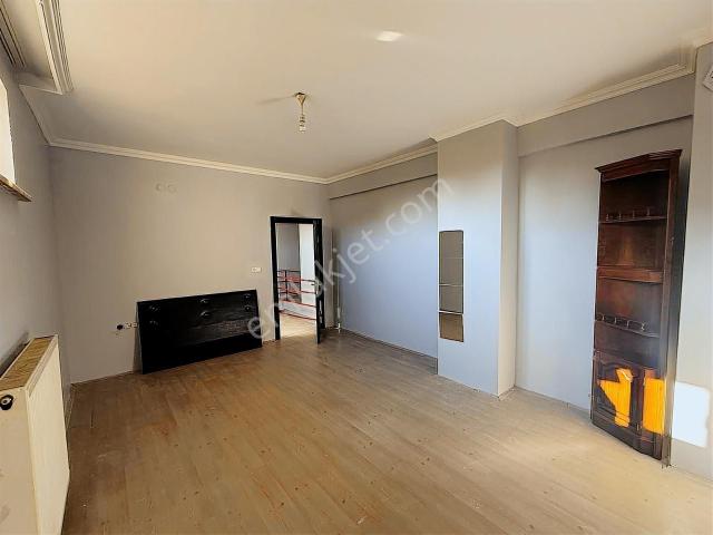 Vefa Koçhan'dan Genez Sk.'da 75 M2 Dublex 2+0 Kiralık Daire
