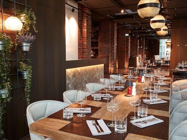 Veg Restaurant And Car Showroom Space For Rent In Malad West Sv Road Touch, Gr Floor, Area 3500 Carpet With 75 Feet Frontage Rent 15lacs Commercial Shop 3500 Sq. Ft. in Malad West Mumbai Listing ID: #10168