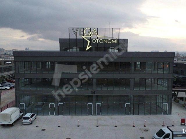 VEGA OTONOMİ'DE BRÜT 140 m SATILIK DÜKKAN