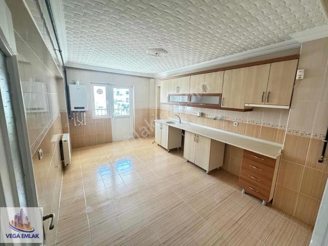 Vega Emlaktan Full Kredili Önü Açık 3+1 Satılık Köşebaşı Daire