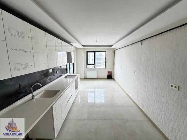 Vega Emlak'tan Güneşevler Cepheli 3+1 Sıfır Site Dairesi