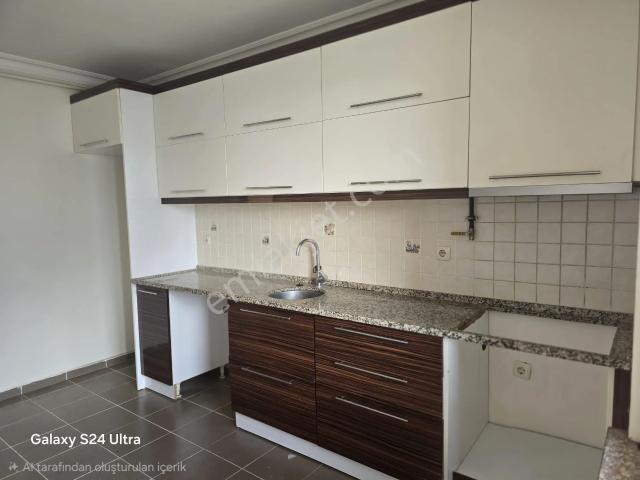 Vega Hastanesi Karşısı Kiralık 3+1 Balkonlu Ara Kat Daire