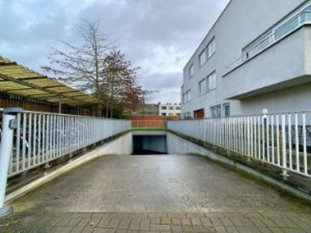 Veilige ondergrondse garageplaatsen te koop in Zwijnaarde