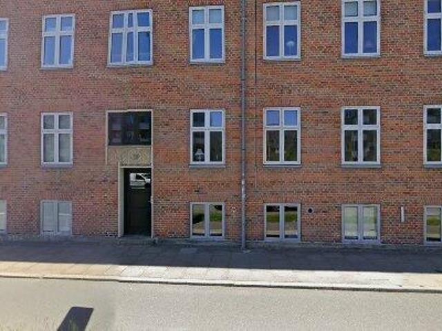 Velholdt, lys og charmerende andelslejlighed – til salg centralt i Aalborg